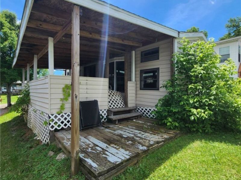 17875 Lashley Road, Unit 194, Senecaville, OH 43780 Photo 2