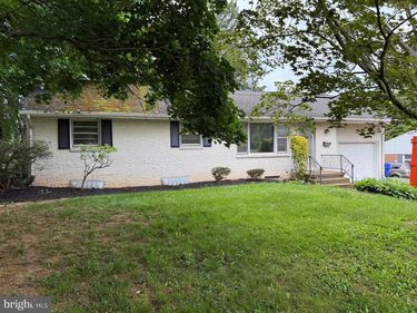 34 WOODLAND DRIVE, YORK, PA 17407