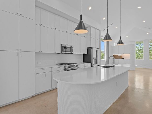 109 Rough Creek RD , Georgetown, TX 78628