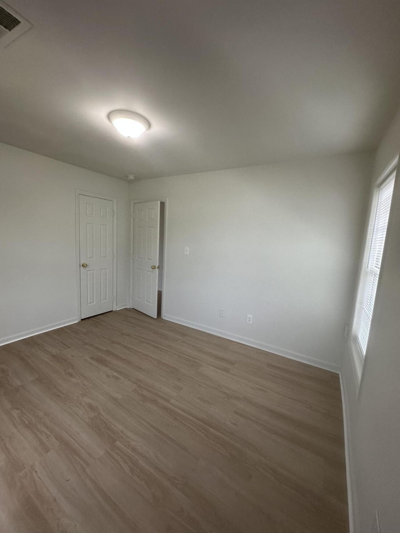 903 Northwood Drive Photo 8