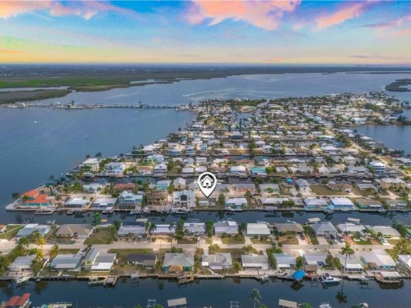 2742 Bruce ST , MATLACHA, FL 33993