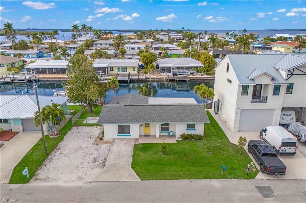 2742 Bruce St , Matlacha, FL 33993 Photo
