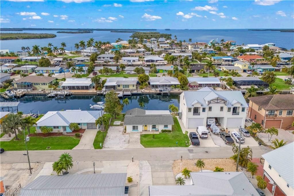 2742 Bruce St , Matlacha, FL 33993 Photo
