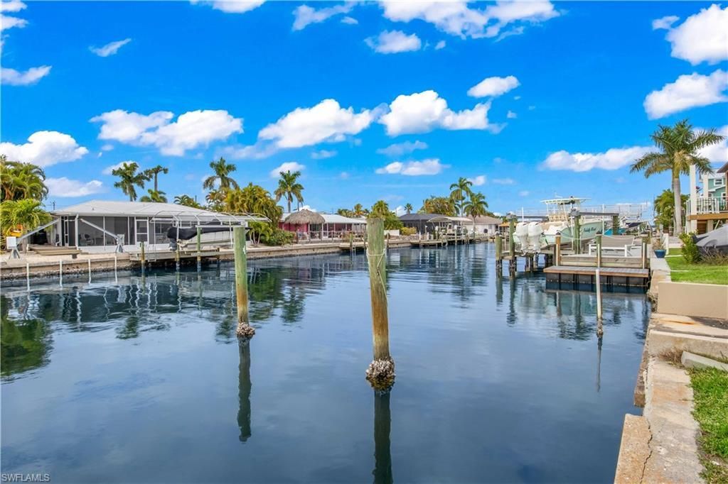 2742 Bruce St , Matlacha, FL 33993 Photo