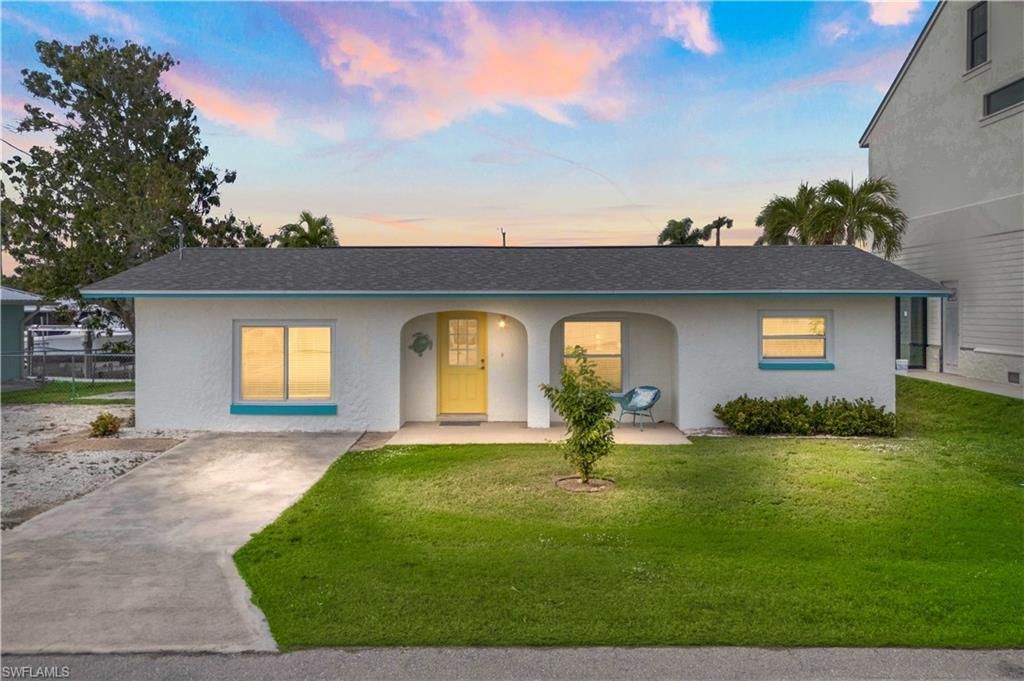 2742 Bruce St , Matlacha, FL 33993 Photo
