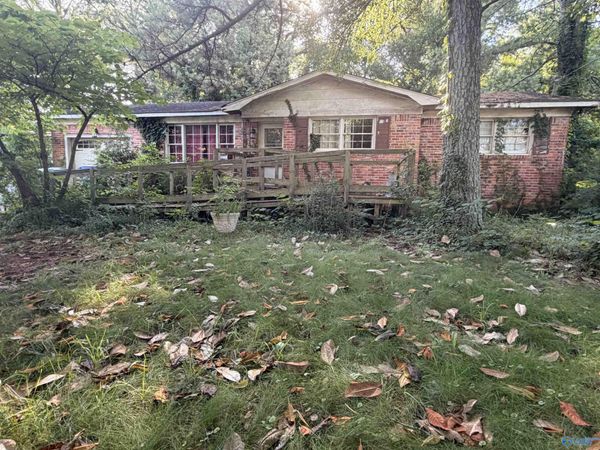 2207 Laverne Drive NW, Huntsville, AL 35801