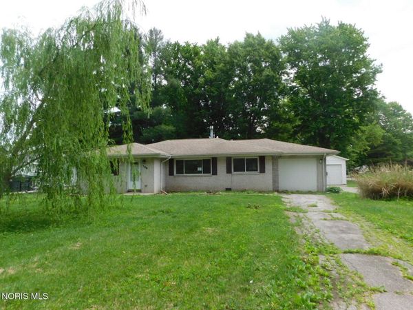 109 S Munson Road , Swanton, OH 43558