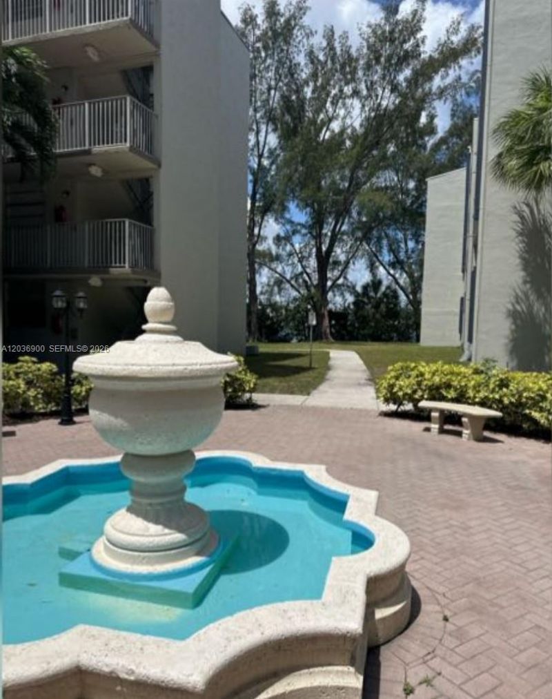 10090 NW 80th Ct, Unit 1158, Hialeah Gardens, FL 33016 Photo