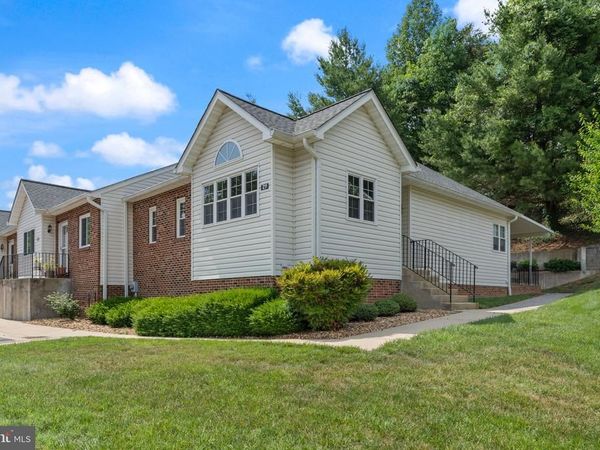 211 WESTLAKE BOULEVARD , PRINCE FREDERICK, MD 20678