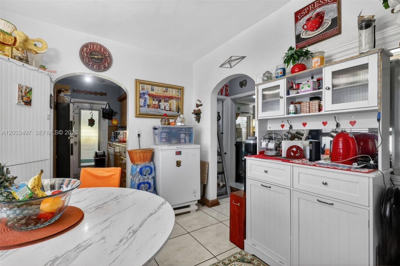 7840 Harding Ave , Unit 1, Miami Beach, FL 33141 Photo