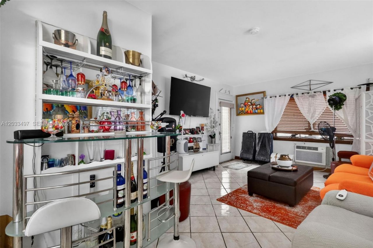 7840 Harding Ave , Unit 1, Miami Beach, FL 33141 Photo