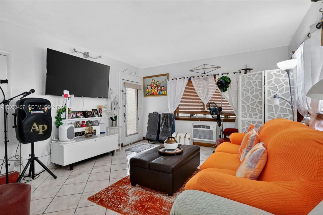 7840 Harding Ave , Unit 1, Miami Beach, FL 33141 Photo