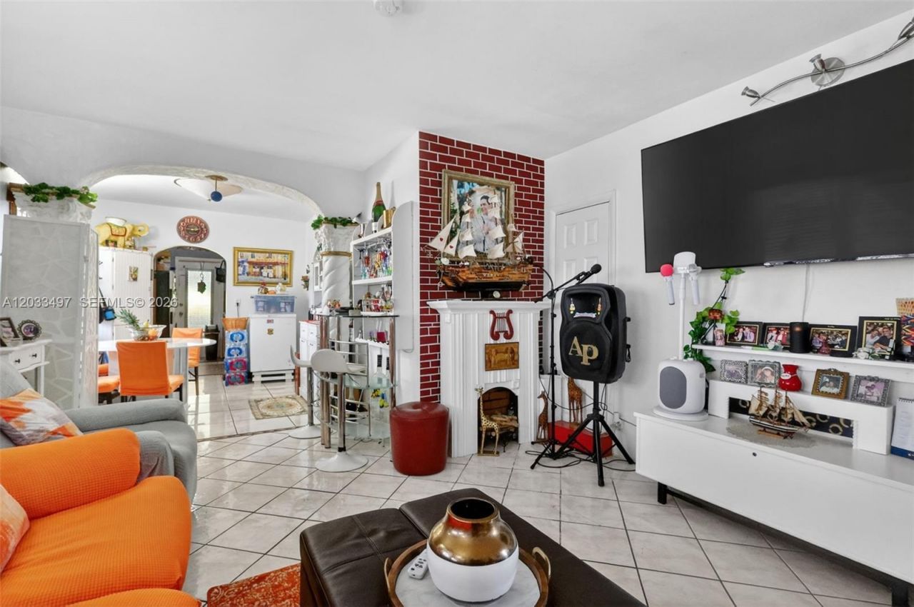 7840 Harding Ave , Unit 1, Miami Beach, FL 33141 Photo