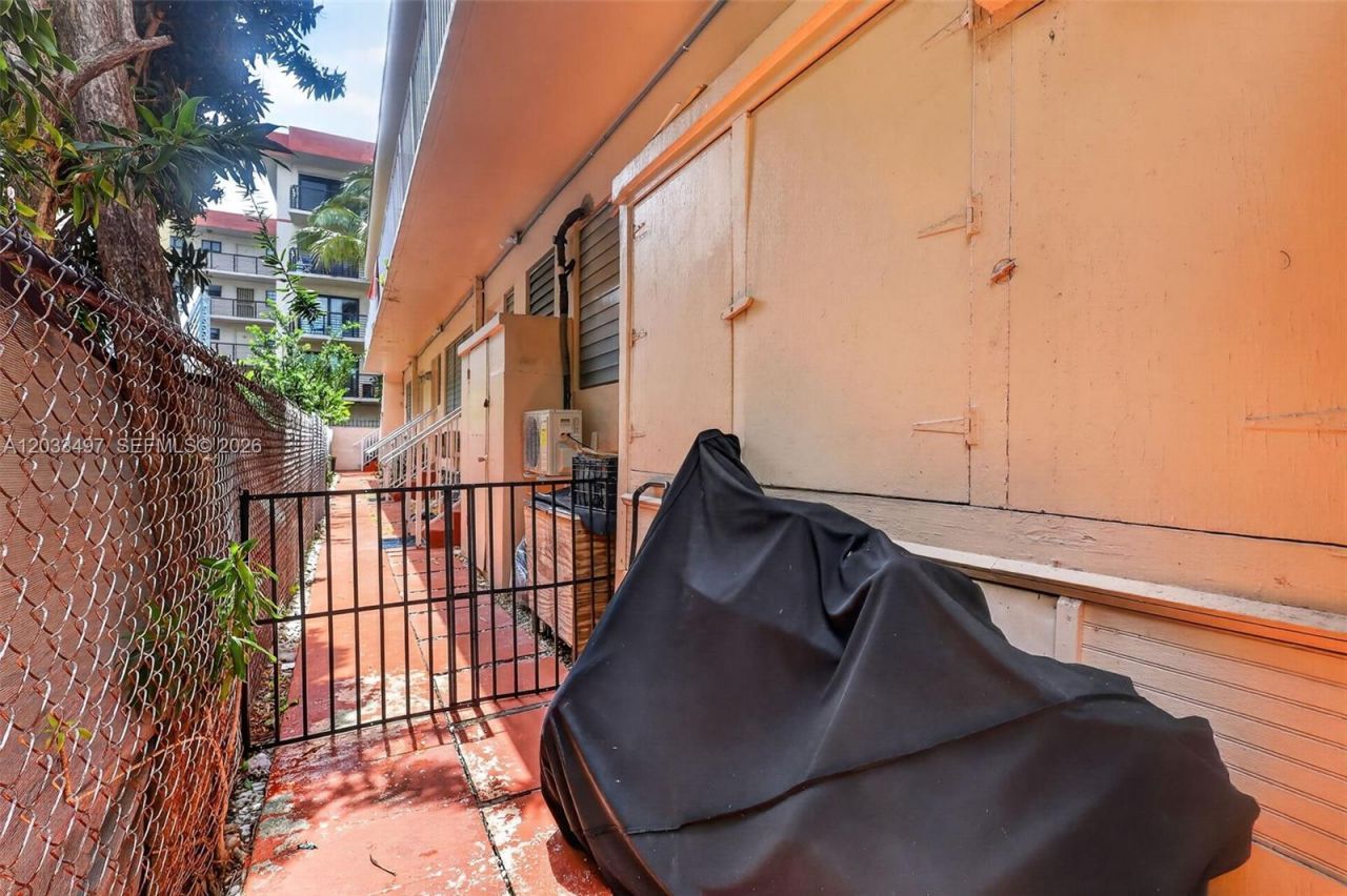 7840 Harding Ave , Unit 1, Miami Beach, FL 33141 Photo
