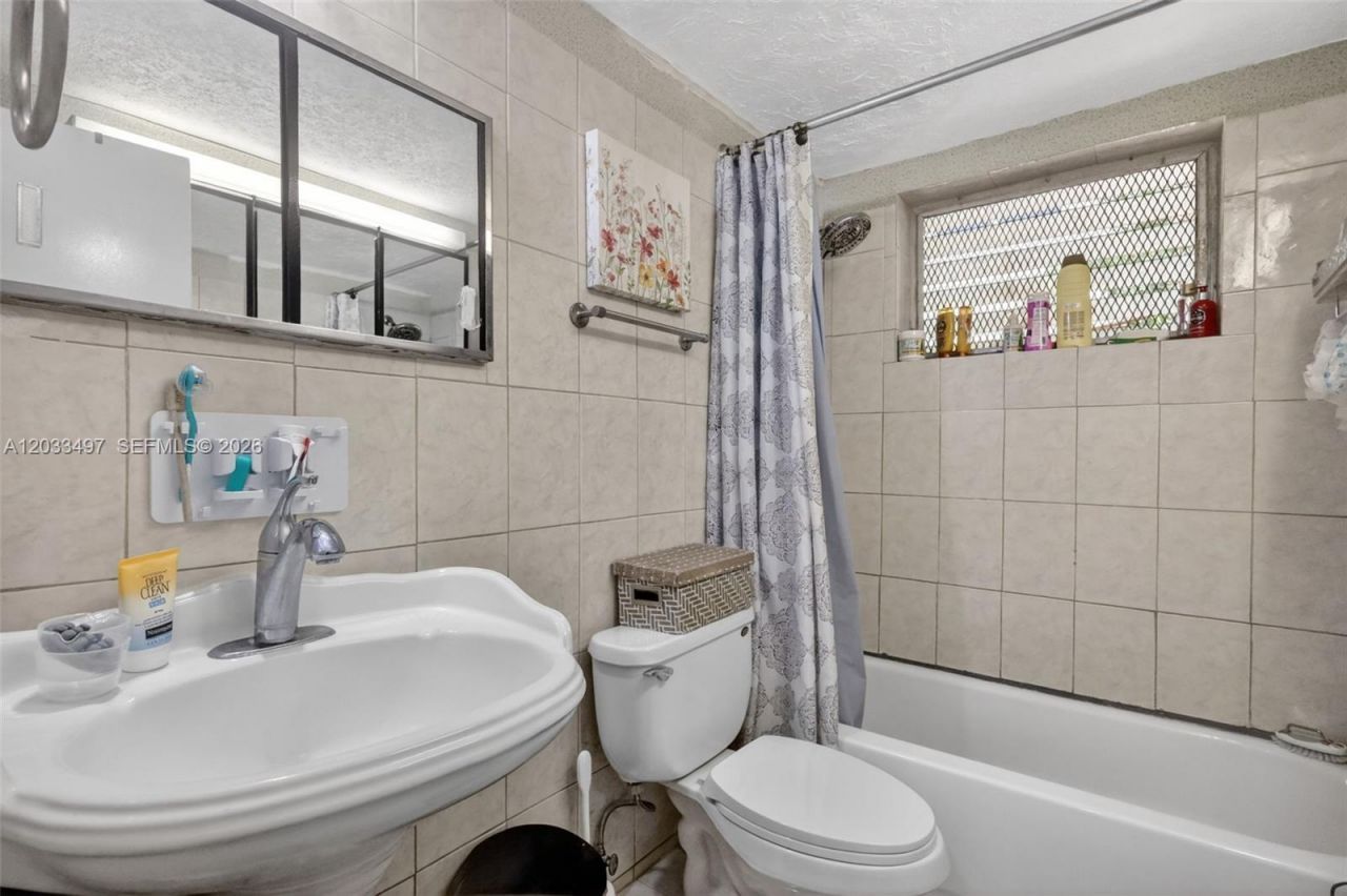 7840 Harding Ave , Unit 1, Miami Beach, FL 33141 Photo