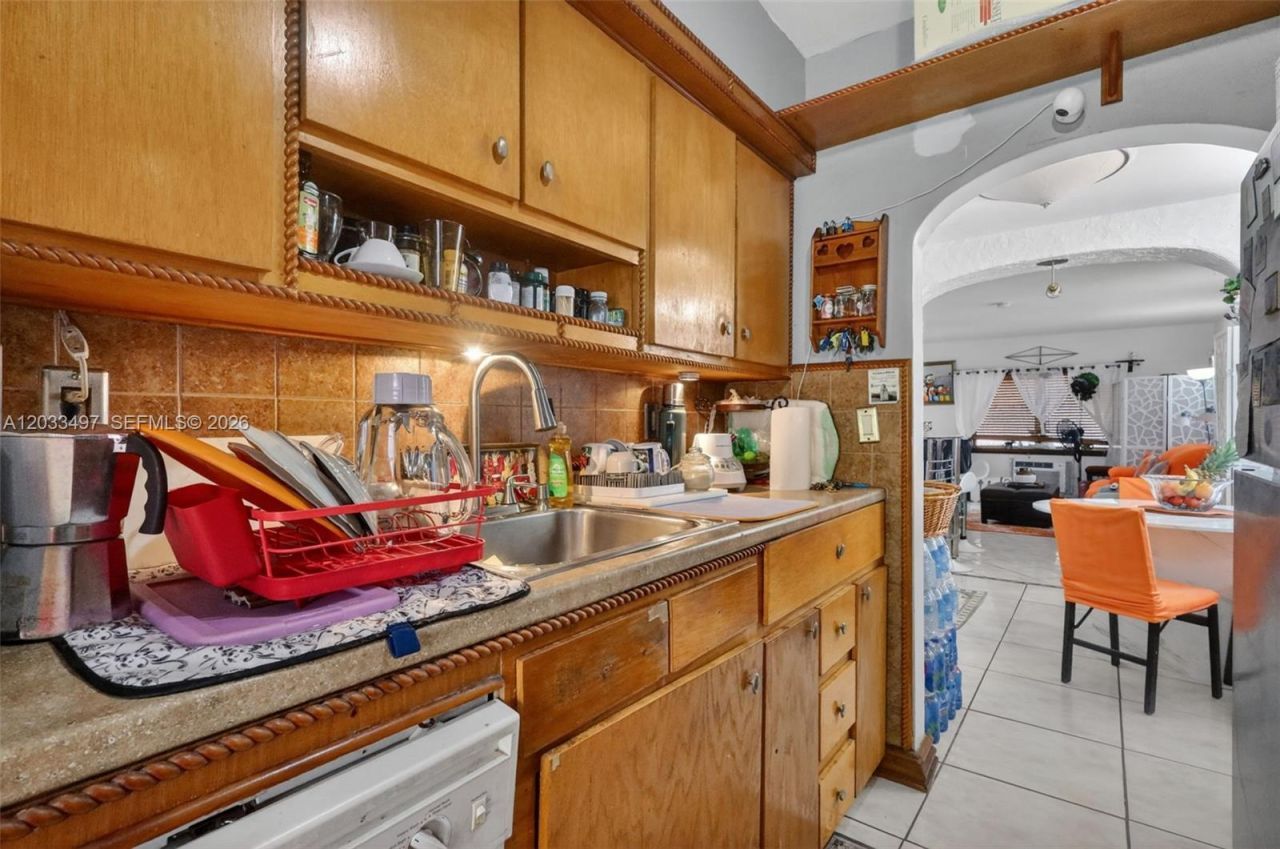 7840 Harding Ave , Unit 1, Miami Beach, FL 33141 Photo