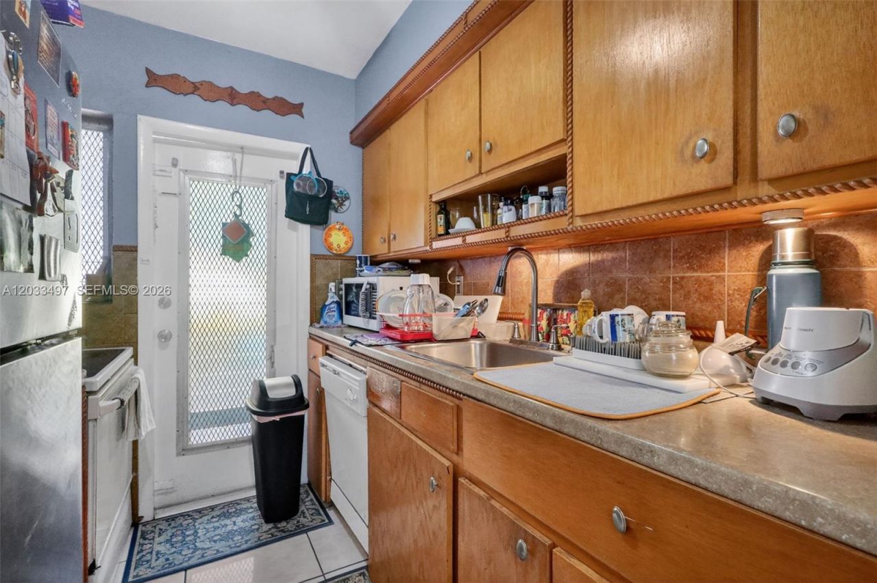 7840 Harding Ave , Unit 1, Miami Beach, FL 33141 Photo