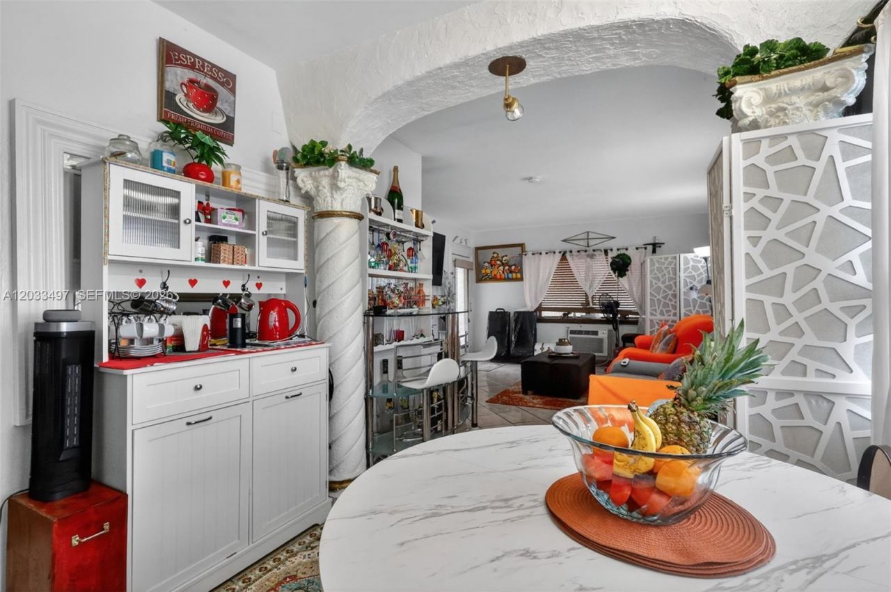 7840 Harding Ave , Unit 1, Miami Beach, FL 33141 Photo