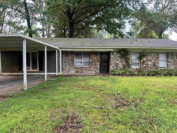 8005 Woodhaven Drive , Little Rock, AR 72209