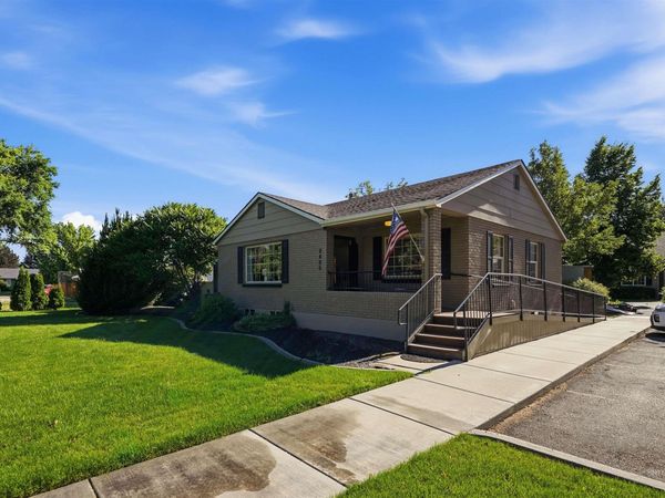 2490 N Locust Grove, Meridian, ID 83646