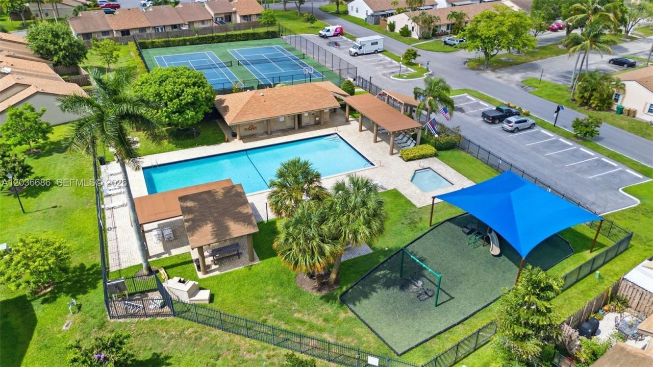 2152 SW 81st Way, Davie, FL 33324 Photo