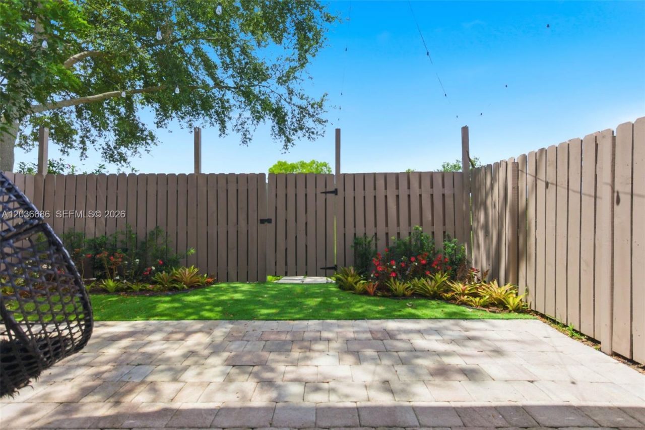 2152 SW 81st Way, Davie, FL 33324 Photo