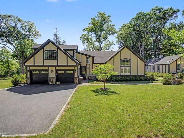 235 Old Chester Rd, Chester, NJ 07930
