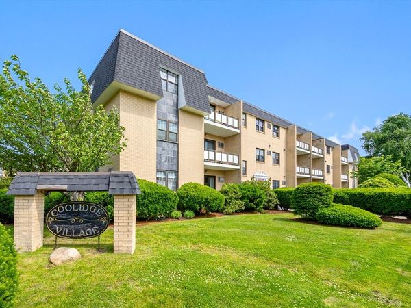 48 Bigelow Ave, Unit 28, Watertown, MA 02472