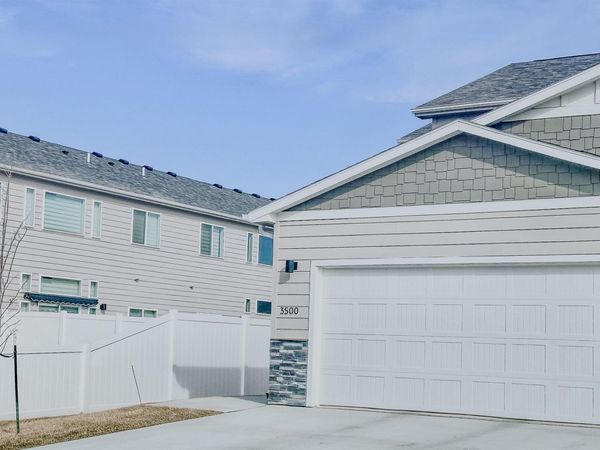 3500 S Chalice Pl, Sioux Falls, SD 57106