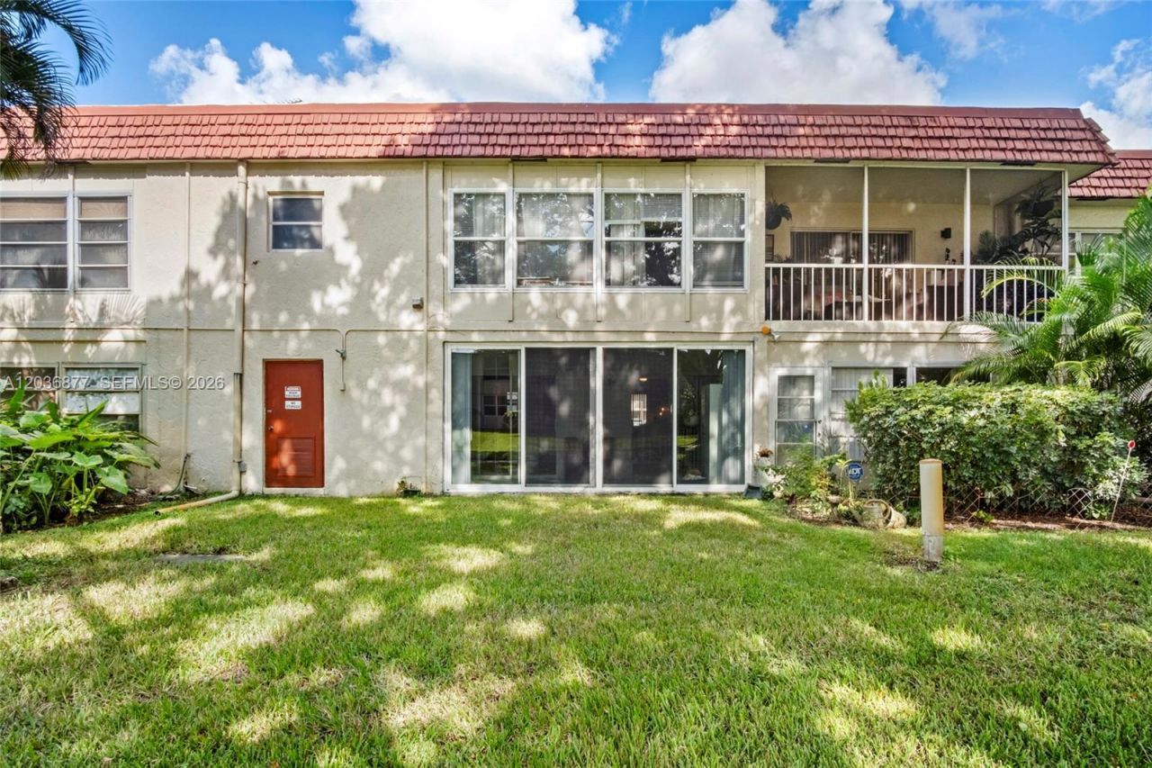 19 Abbey Ln , Unit 104, Delray Beach, FL 33446 Photo
