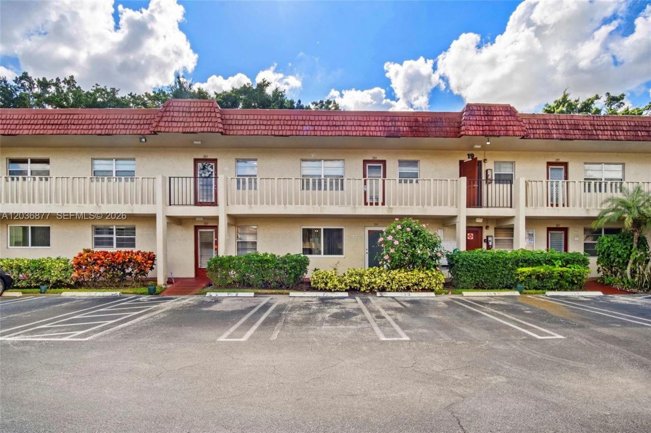 19 Abbey Ln , Unit 104, Delray Beach, FL 33446 Photo