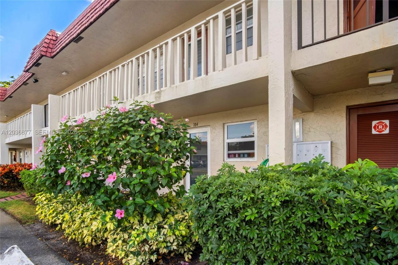 19 Abbey Ln , Unit 104, Delray Beach, FL 33446 Photo