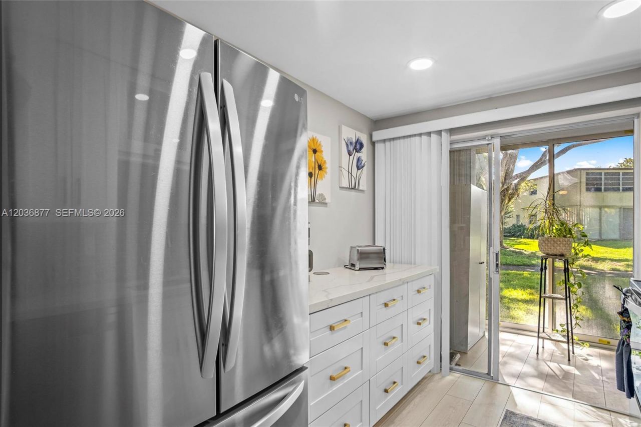 19 Abbey Ln , Unit 104, Delray Beach, FL 33446 Photo