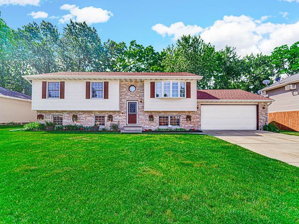 5843 Gardenia Avenue , Portage, IN 46368