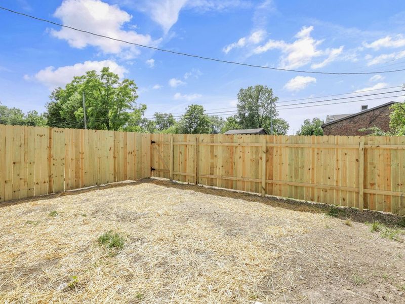 1521 Delbert Road , Columbus, OH 43219 Photo 37