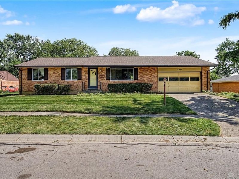 6931 Rushleigh Road, Clayton, OH 45322 Photo 3