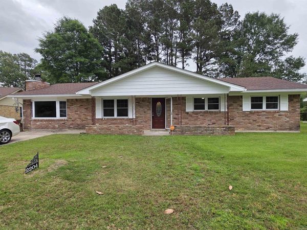 2204 Sheraton Park Drive , Pine Bluff, AR 71603