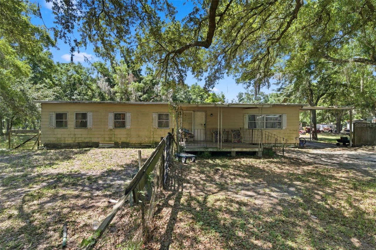 17214 Chinaberry Road , Lutz, FL 33558 Photo