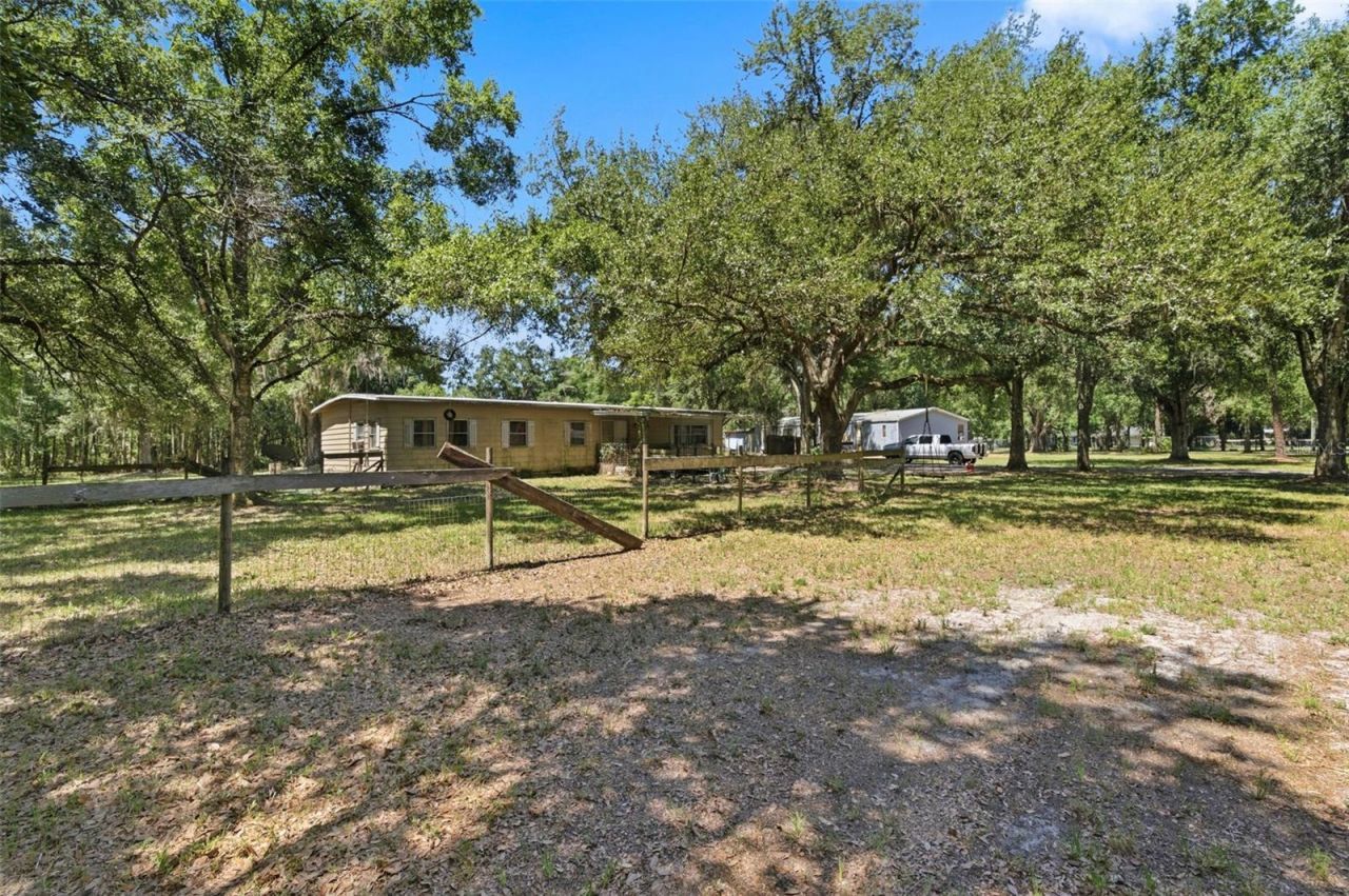 17214 Chinaberry Road , Lutz, FL 33558 Photo