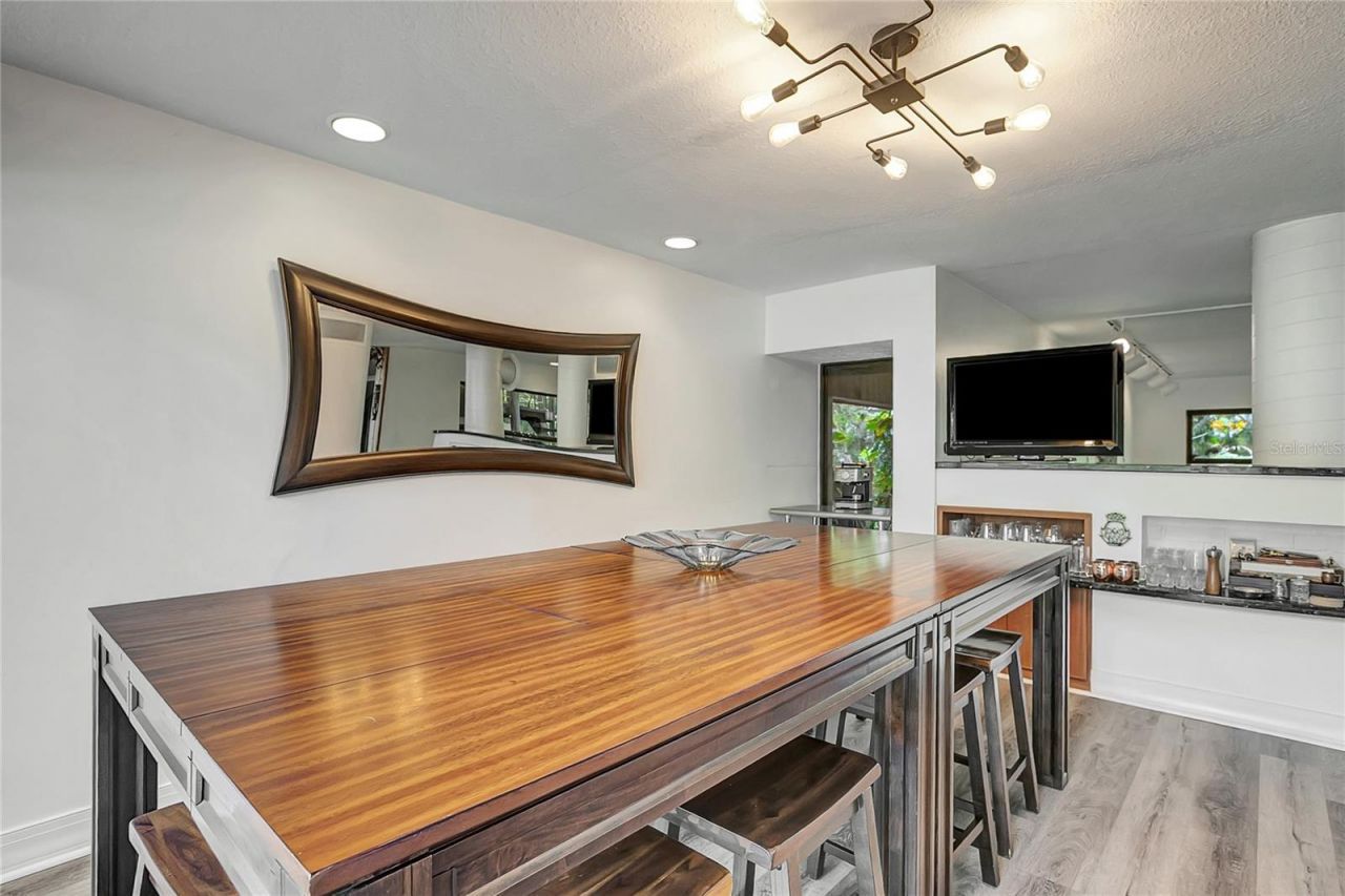 312 S Riverhills Drive , Tampa, FL 33617 Photo