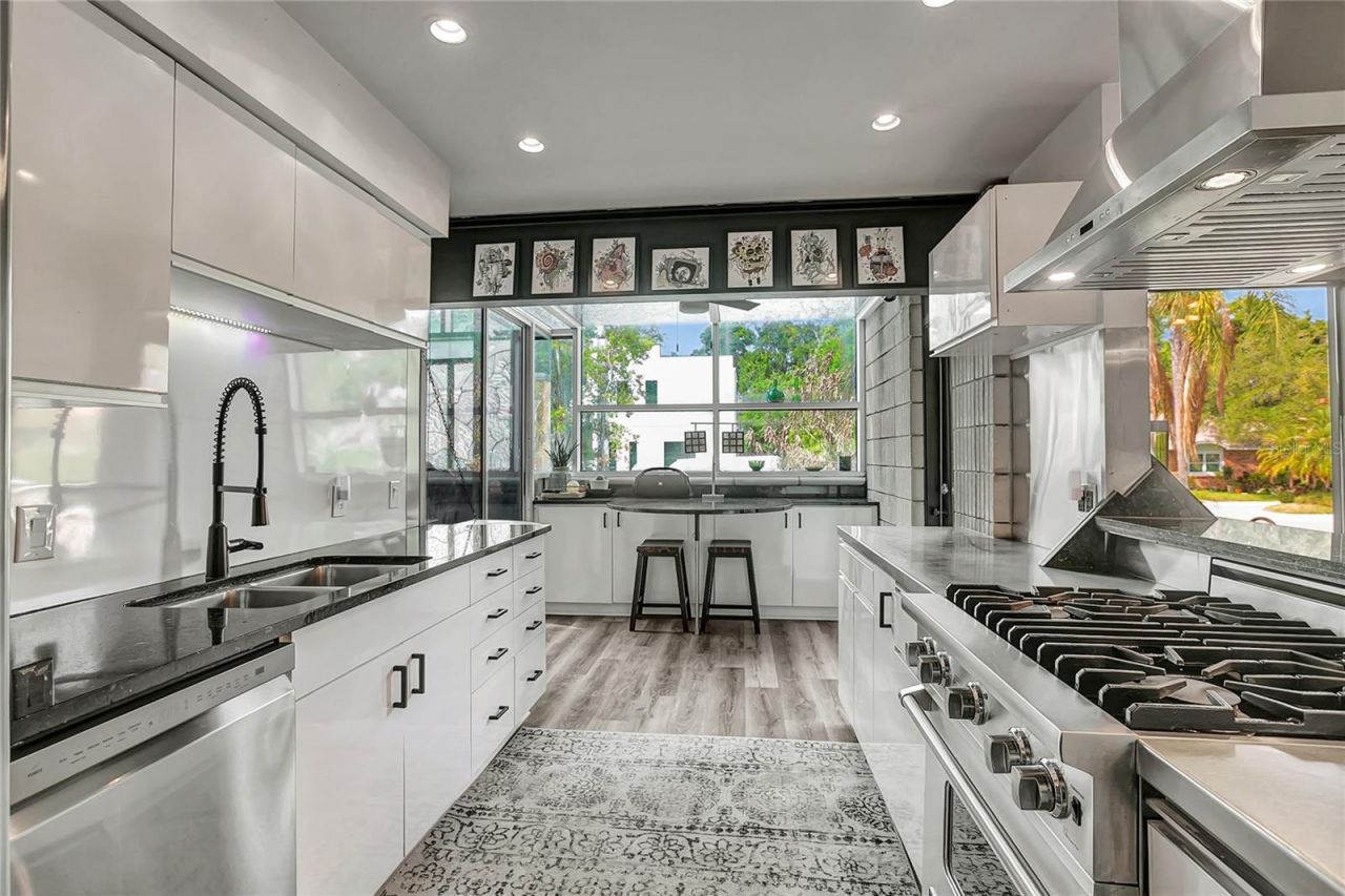 312 S Riverhills Drive , Tampa, FL 33617 Photo