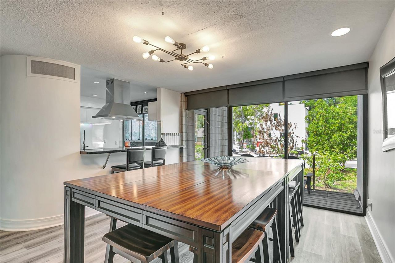 312 S Riverhills Drive , Tampa, FL 33617 Photo