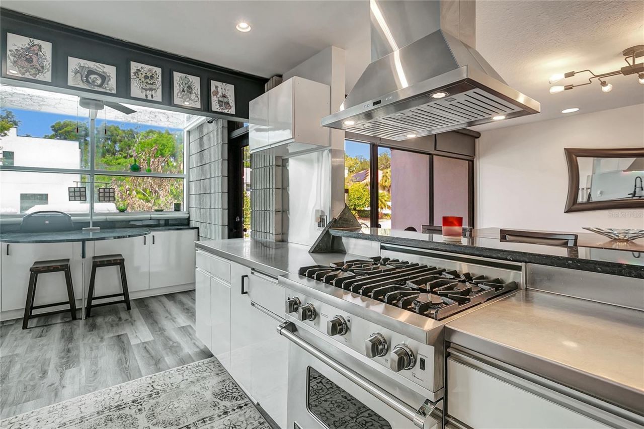 312 S Riverhills Drive , Tampa, FL 33617 Photo
