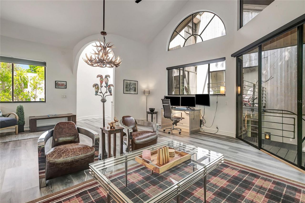 312 S Riverhills Drive , Tampa, FL 33617 Photo