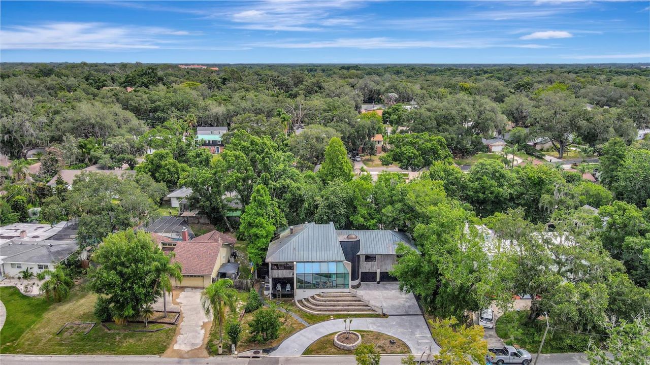 312 S Riverhills Drive , Tampa, FL 33617 Photo