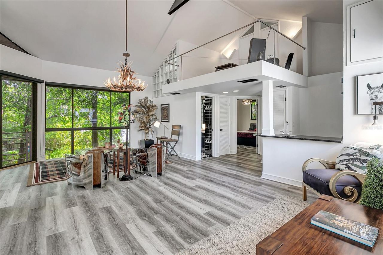 312 S Riverhills Drive , Tampa, FL 33617 Photo