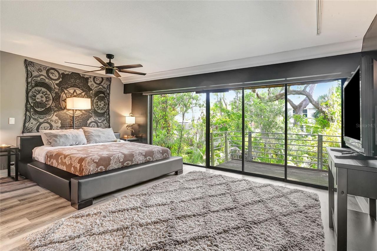 312 S Riverhills Drive , Tampa, FL 33617 Photo