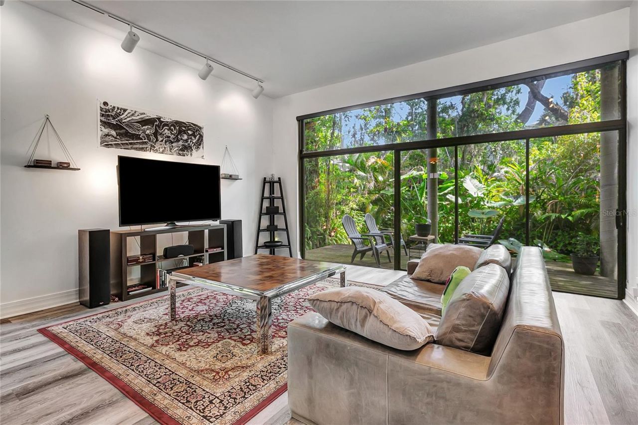 312 S Riverhills Drive , Tampa, FL 33617 Photo
