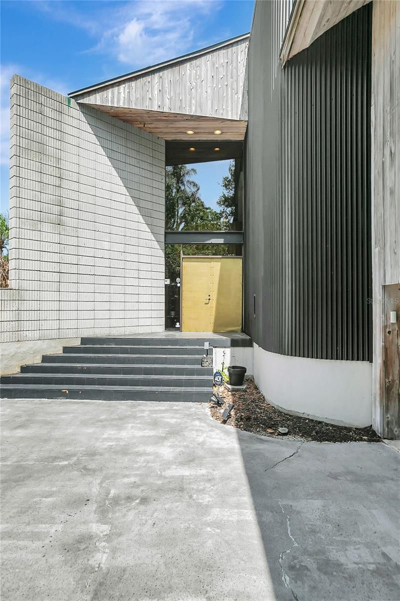 312 S Riverhills Drive , Tampa, FL 33617 Photo