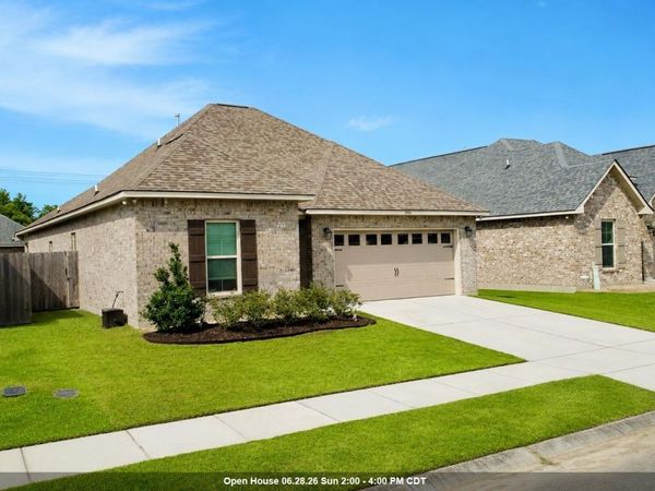1042 Elliston Dr, Gonzales, LA 70737